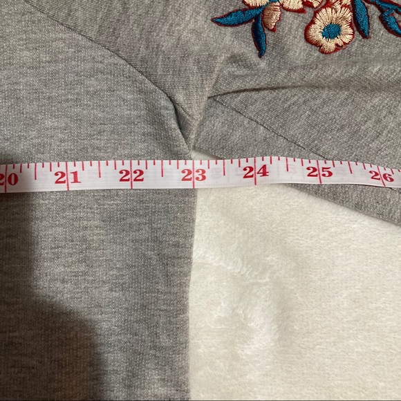 Como Vintage Boho Floral Embroidery Sweatshirt - Picture 7 of 7